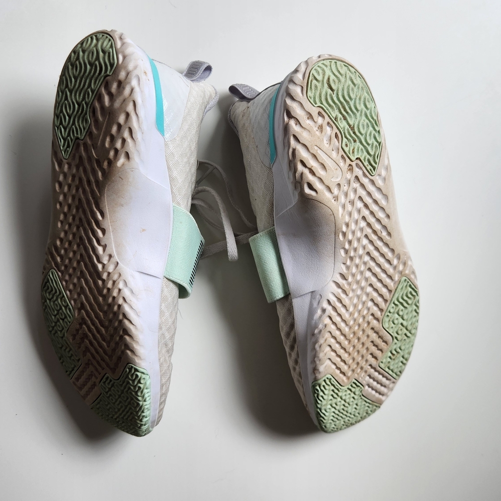 Nike White and Light Green Sneakers - Picture 7 of 8